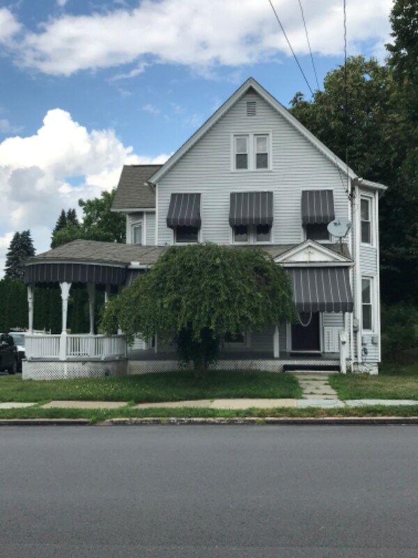 Foto del edificio - 224 W Drinker St