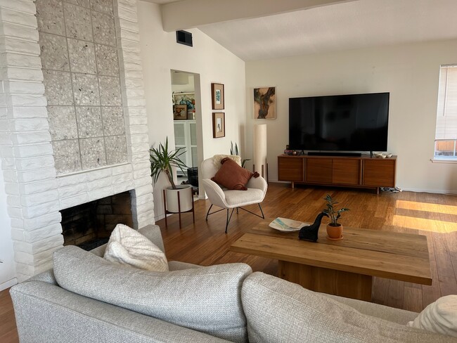 Building Photo - 33151 Marina Vista Dr