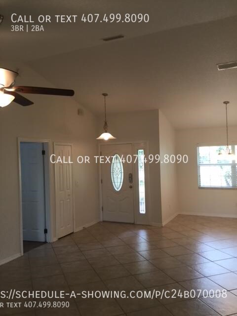 Foto del edificio - 9473 Woodbreeze Blvd