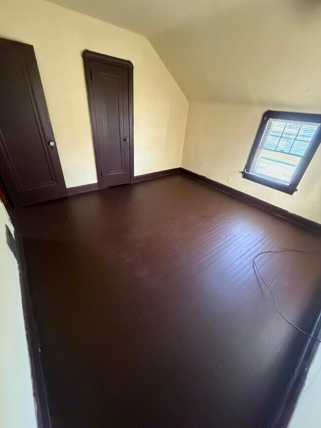 Foto del edificio - 35 W Ravenwood Ave