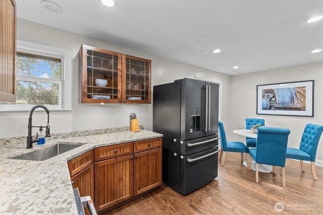 Foto del edificio - 8250 Corliss Ave N