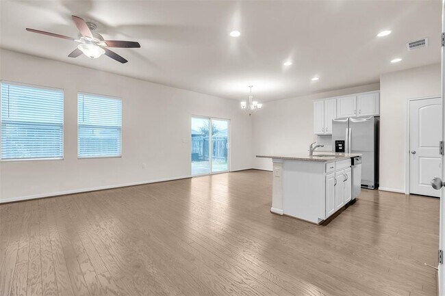 Foto del edificio - 13014 Carswell St