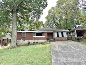 Building Photo - 1987 Longdale Dr