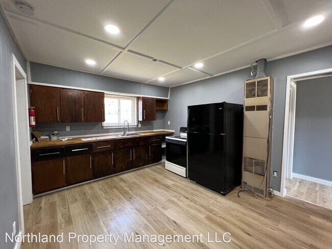 Building Photo - 2 br, 1 bath House - 203 Division St