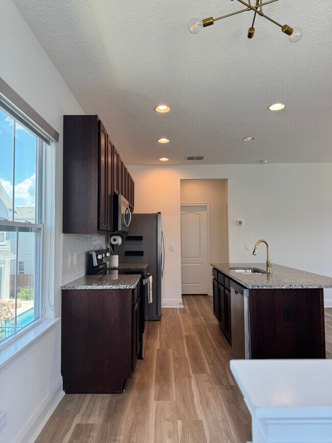 Foto del edificio - 8447 Rothman Aly