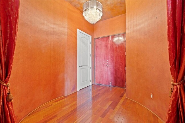 Foto del edificio - 360 E Desert Inn Rd