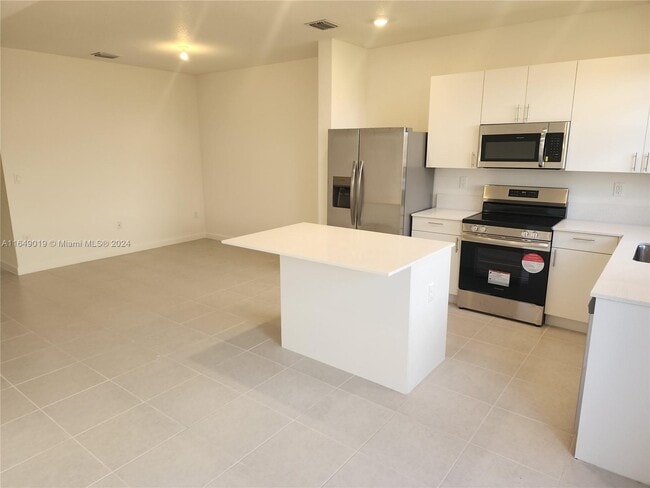 Building Photo - 12867 SW 232nd Ln