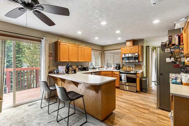 Building Photo - 7956 SW 61st Ave