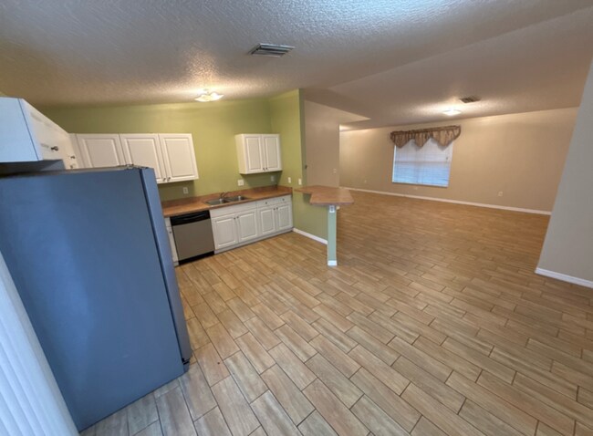 Foto del edificio - 105 Melody Ln