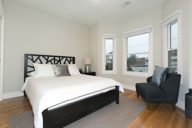 Building Photo - 500 Bartlett