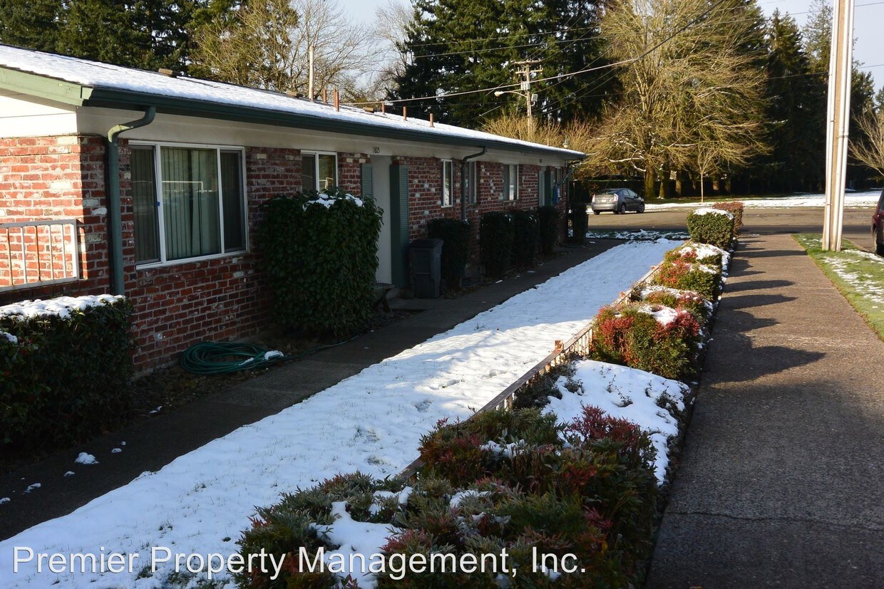 Primary Photo - 811 E Reserve St
