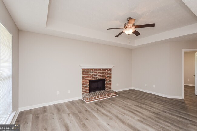 Building Photo - 1090 Overlook Dr