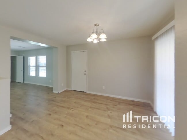 Building Photo - 4809 N 108th Ave