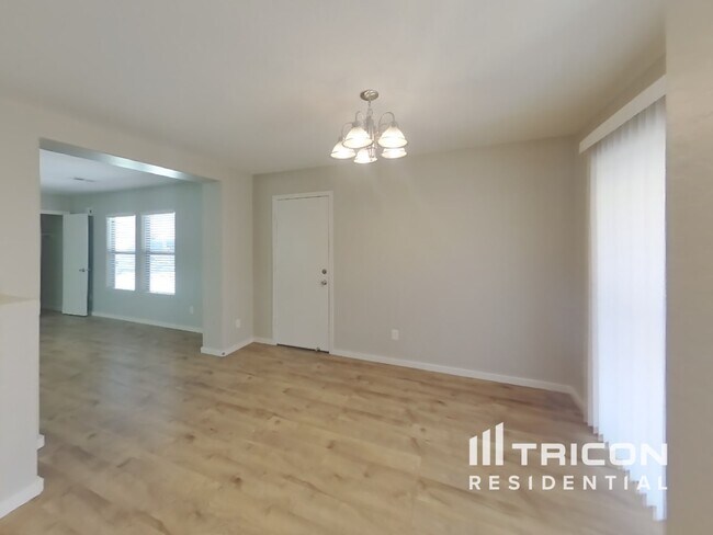 Foto del edificio - 4809 N 108th Ave