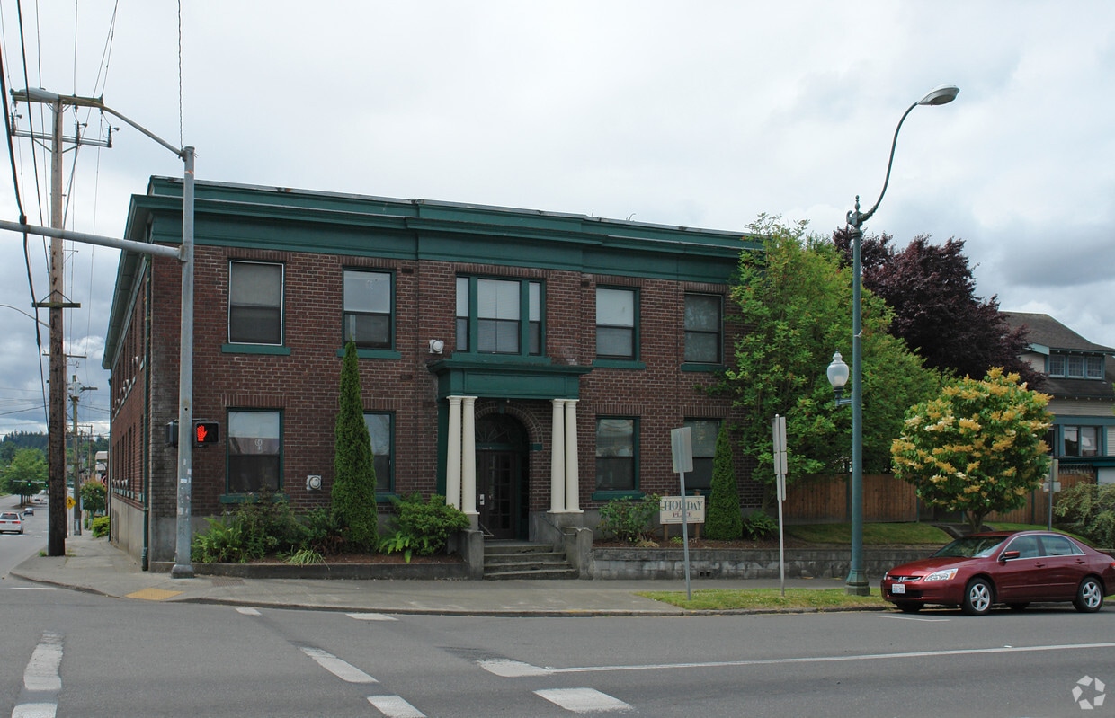 Primary Photo - 727 4th Ave SE