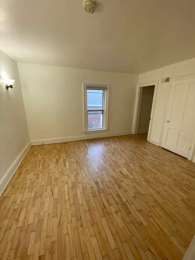 Building Photo - 677 Frederick St