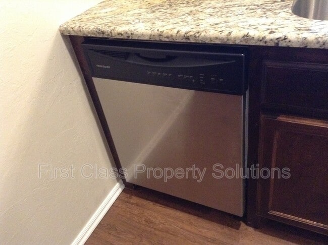 Building Photo - 1803 Everglade Ct