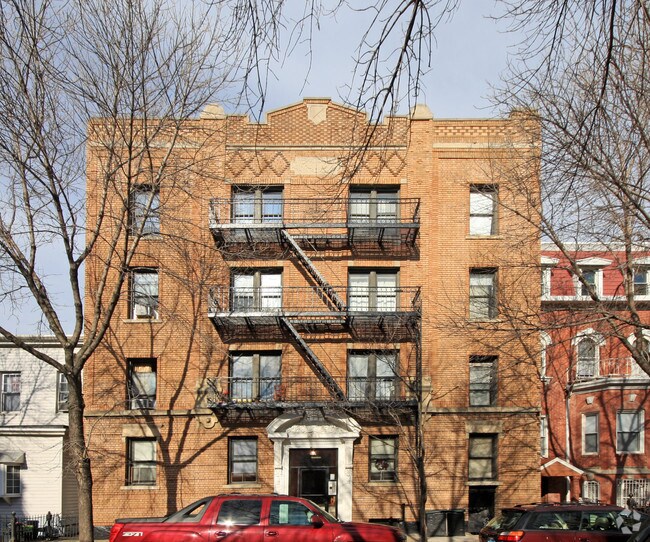 Building Photo - 93-95 India St