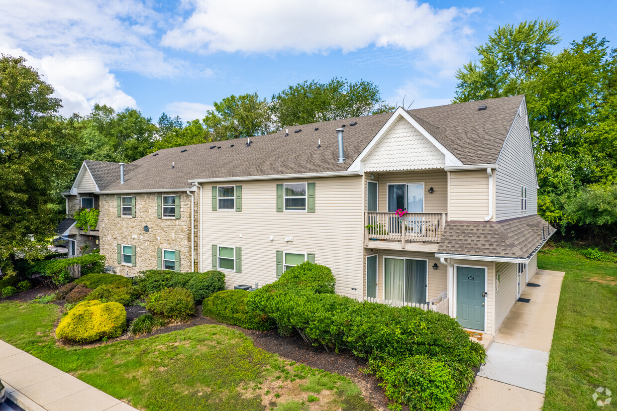 Primary Photo - Chester View Apartments