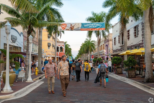 East Fort Myers enjoys the liveliness of neighboring Downtown Fort Myers.