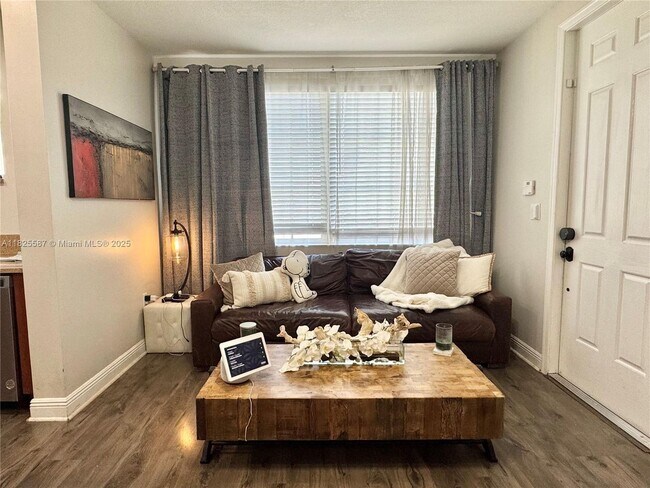Foto del edificio - 1332 SW 2nd Ct