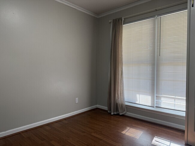 Building Photo - 122 Longleaf Cir