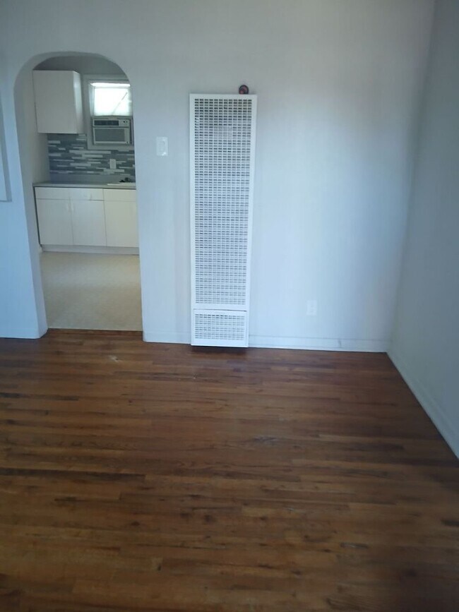 Foto del edificio - 617 Douglas St