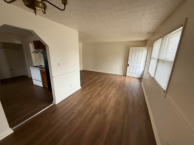 Foto del edificio - 341 Garden Park Dr