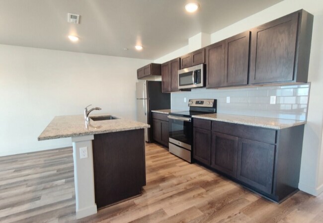 Foto del edificio - 5723 W Albany Pl