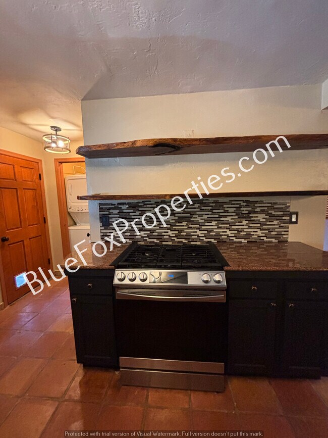 Foto del edificio - 4155 E 2nd St