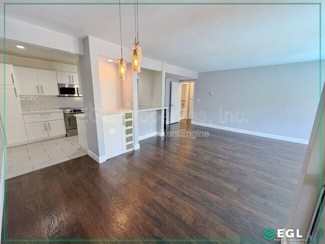 Foto del edificio - 6275 Canterbury Dr