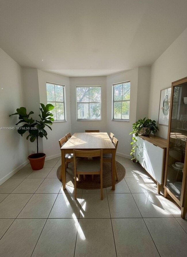 Foto del edificio - 1666 SE 27th Ct