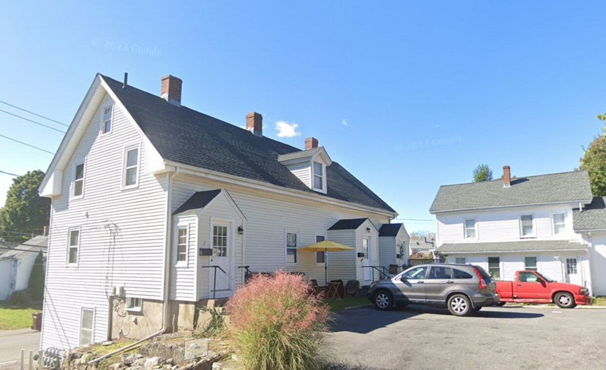 Primary Photo - 2BED/1BATH located in a Townhouse in Dedha...