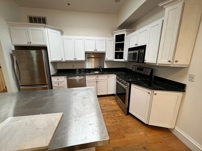 Foto del edificio - 476 Massachusetts Ave