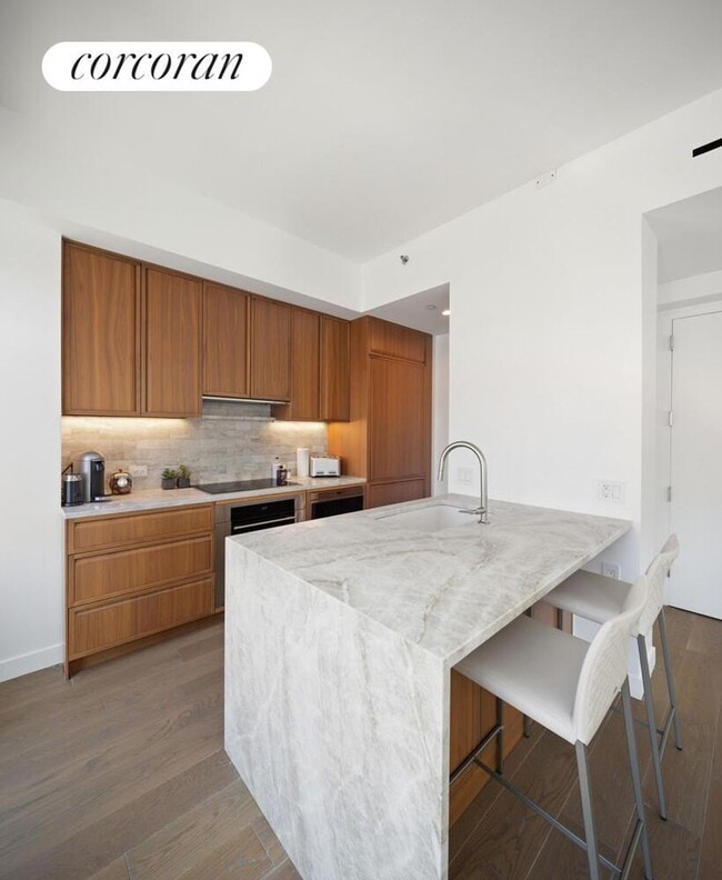 Foto del edificio - 30 E 31st St