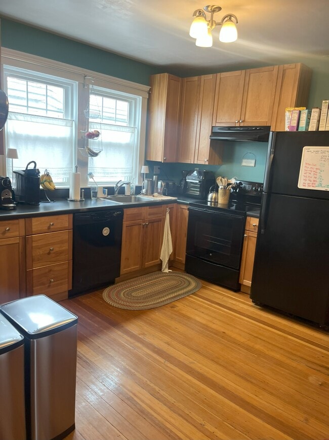 Kitchen close up - 27 Rose St
