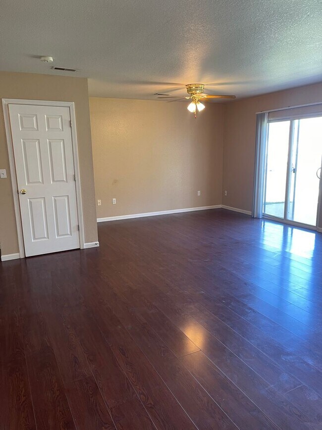 Foto del edificio - Available February 7th