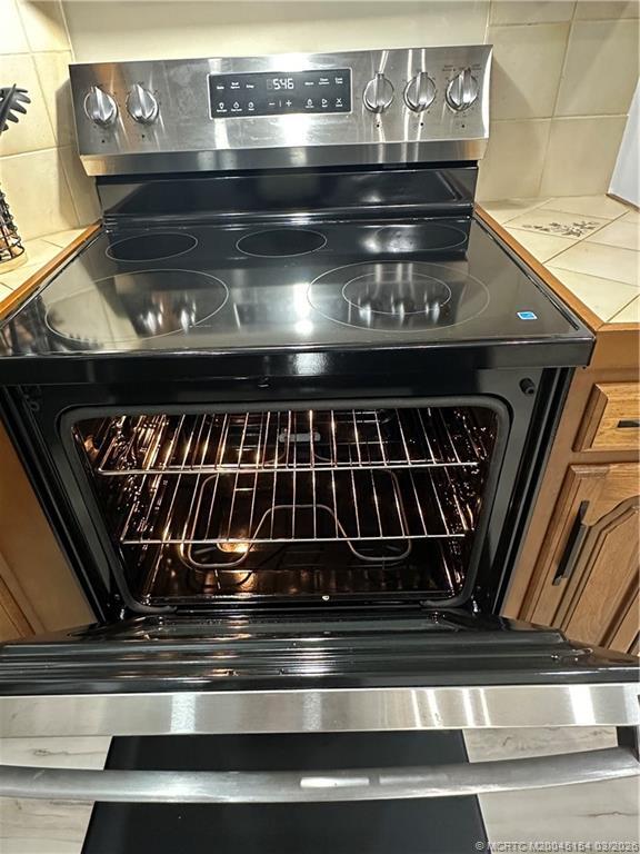 Building Photo - 4095 SE Centerboard Ln