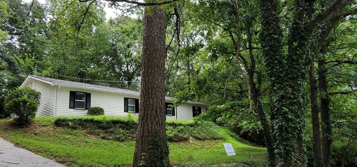 Foto principal - 2888 Parrott Ave NW