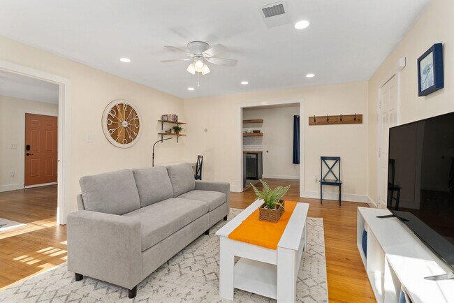 Foto del edificio - 725 Panhandle St