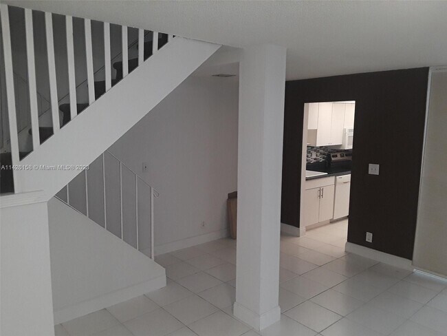 Foto del edificio - 7521 NW 16th St