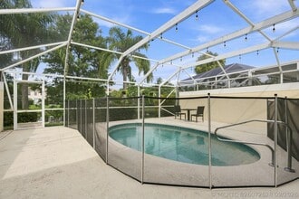 Building Photo - 337 Salinas Dr