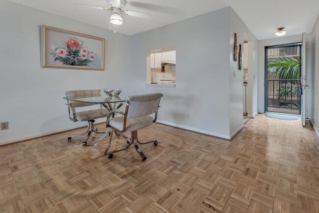 Foto del edificio - 890 N Federal Hwy