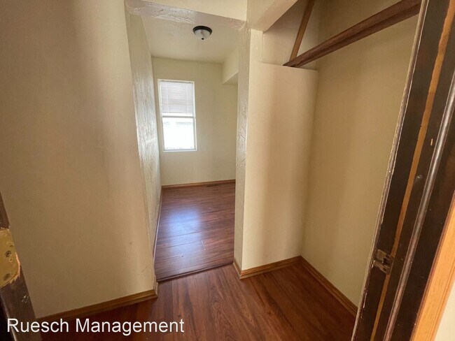 Building Photo - 3 br, 1 bath House - 527 S Oakland Ave