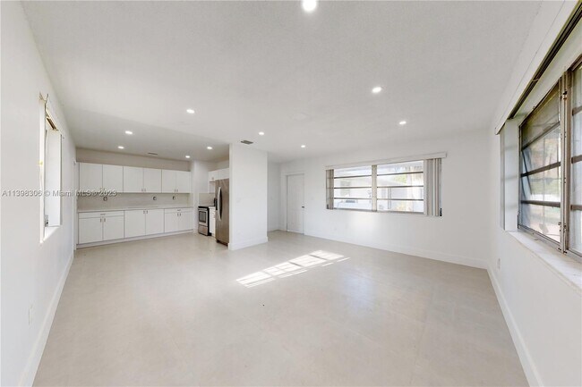 Building Photo - 2152 SW 72nd Ave