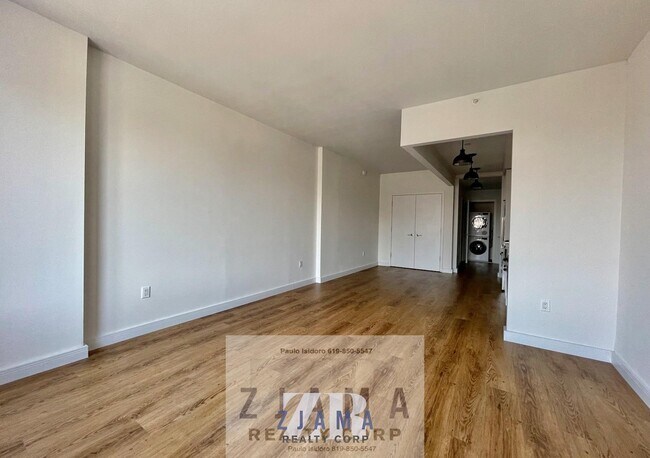 Foto del edificio - 409 Eastern Pkwy