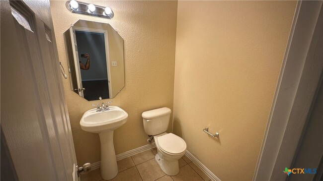 Foto del edificio - 834 Red Fern Dr