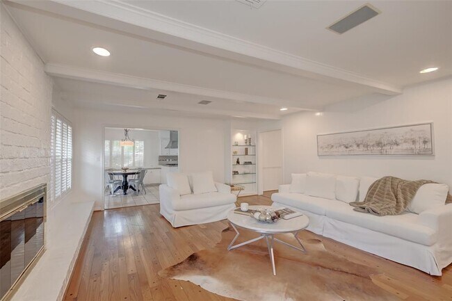 Foto del edificio - 938 Magdalene Dr