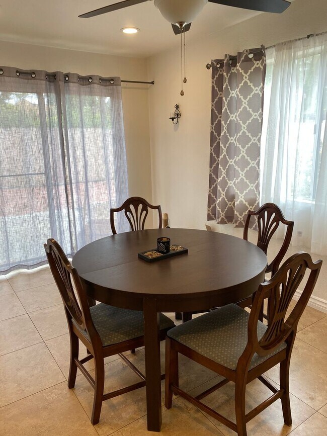 Foto del edificio - Manzanita Single Story Home 3bd 2ba 2 car garage