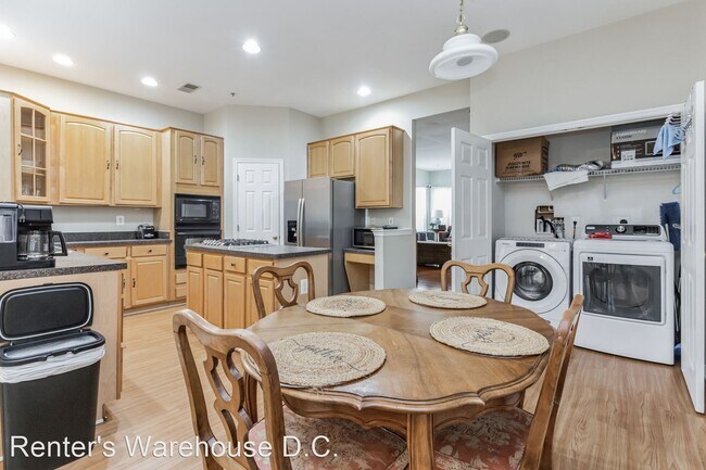 Building Photo - 4 br, 2.5 bath House - 3318 Yellow Flower Rd